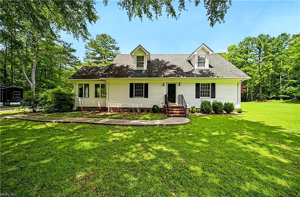26211 Hanging Tree RD, COURTLAND VA 23837 - Photo 4