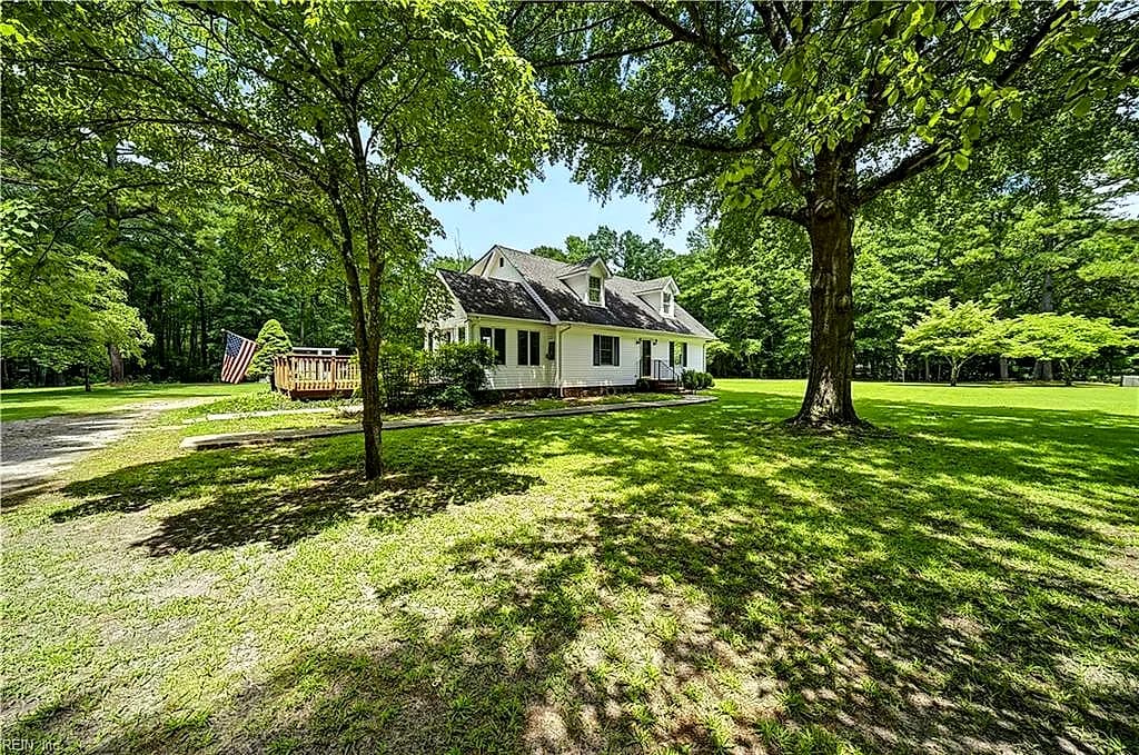 26211 Hanging Tree RD, COURTLAND VA 23837 - Photo 5