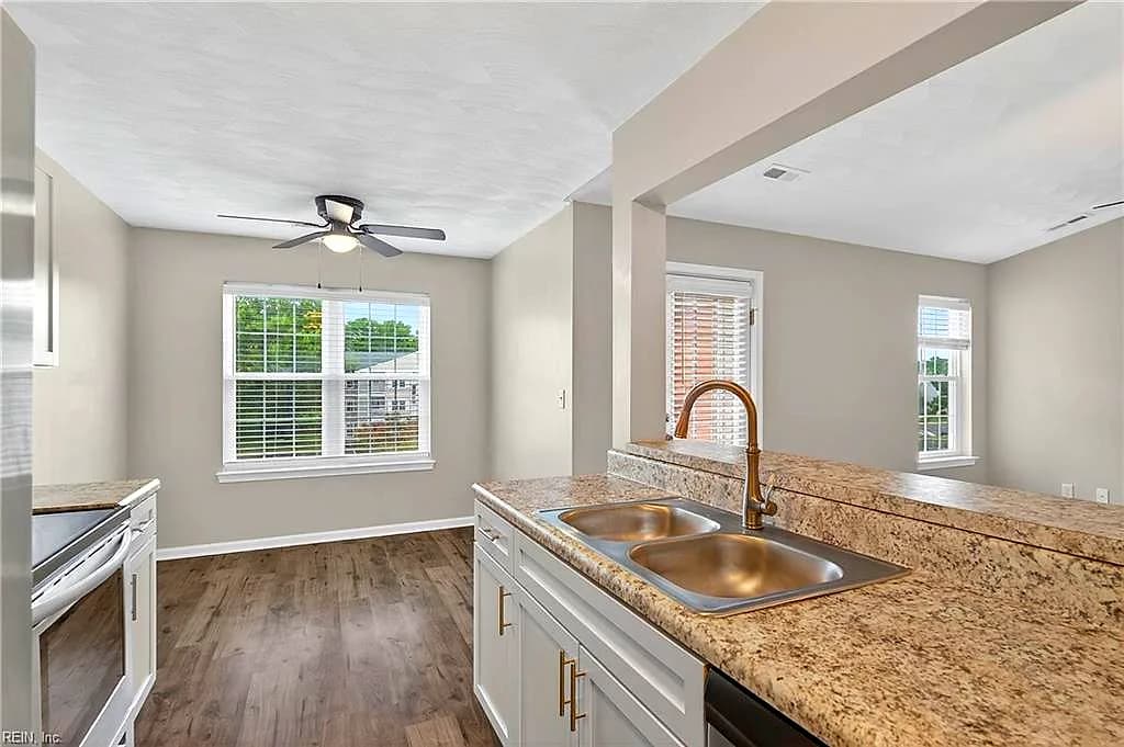 1909 Chantilly CT, VIRGINIA BEACH VA 23451 - Photo 5