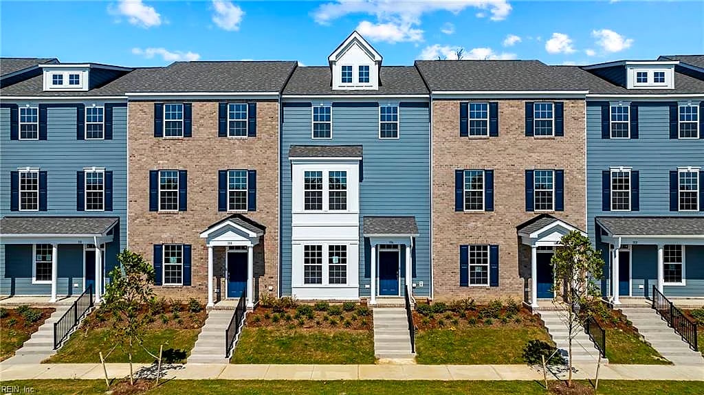 208 Freeman DR, HAMPTON VA 23666