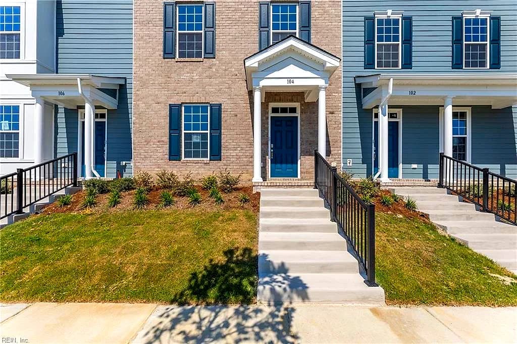 206 Freeman DR, HAMPTON VA 23666 - Photo 2