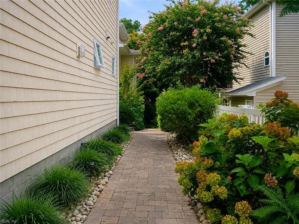 217 W 64th ST #B, VIRGINIA BEACH VA 23451 - Photo 3