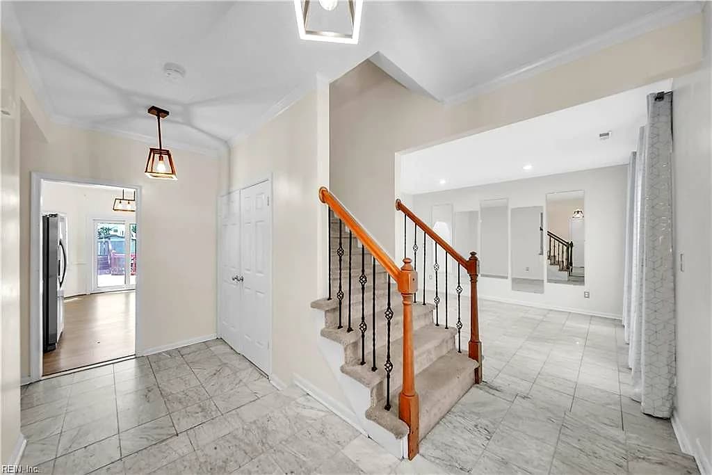 884 Melrose TER, NEWPORT NEWS VA 23608 - Photo 3