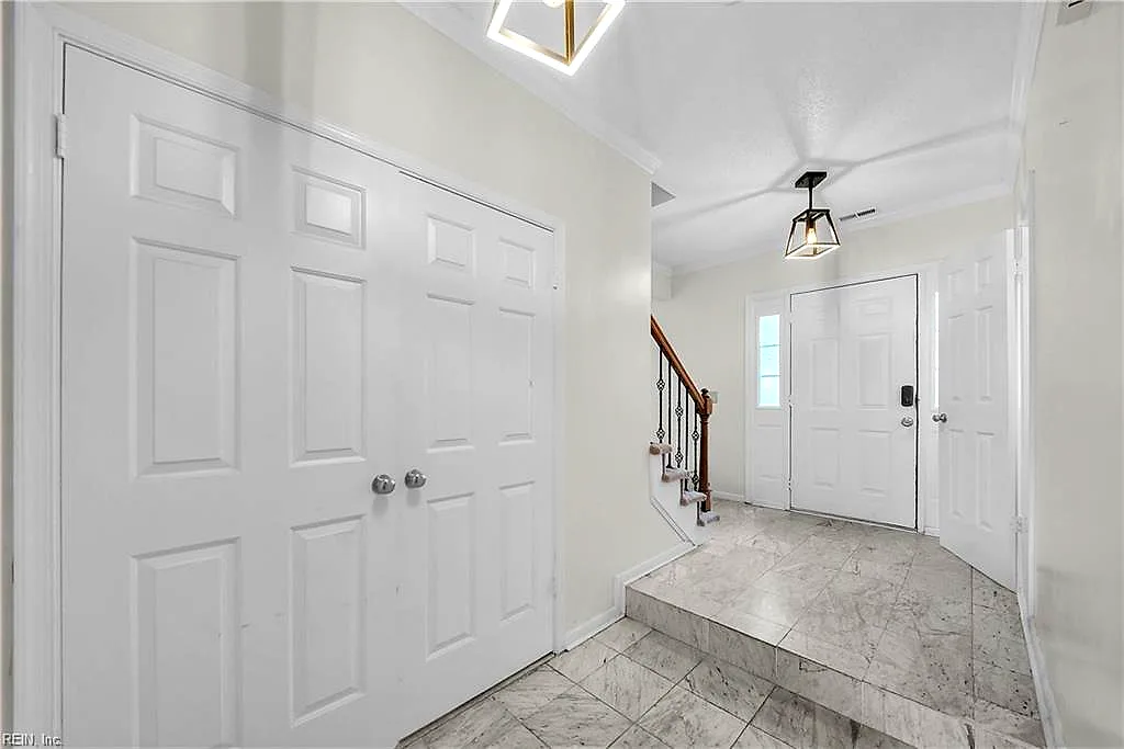 884 Melrose TER, NEWPORT NEWS VA 23608 - Photo 5