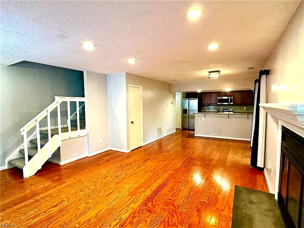 4510 Genoa CIR, VIRGINIA BEACH VA 23462 - Photo 5