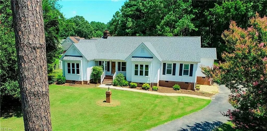 101 S Teal CIR, FRANKLIN VA 23851
