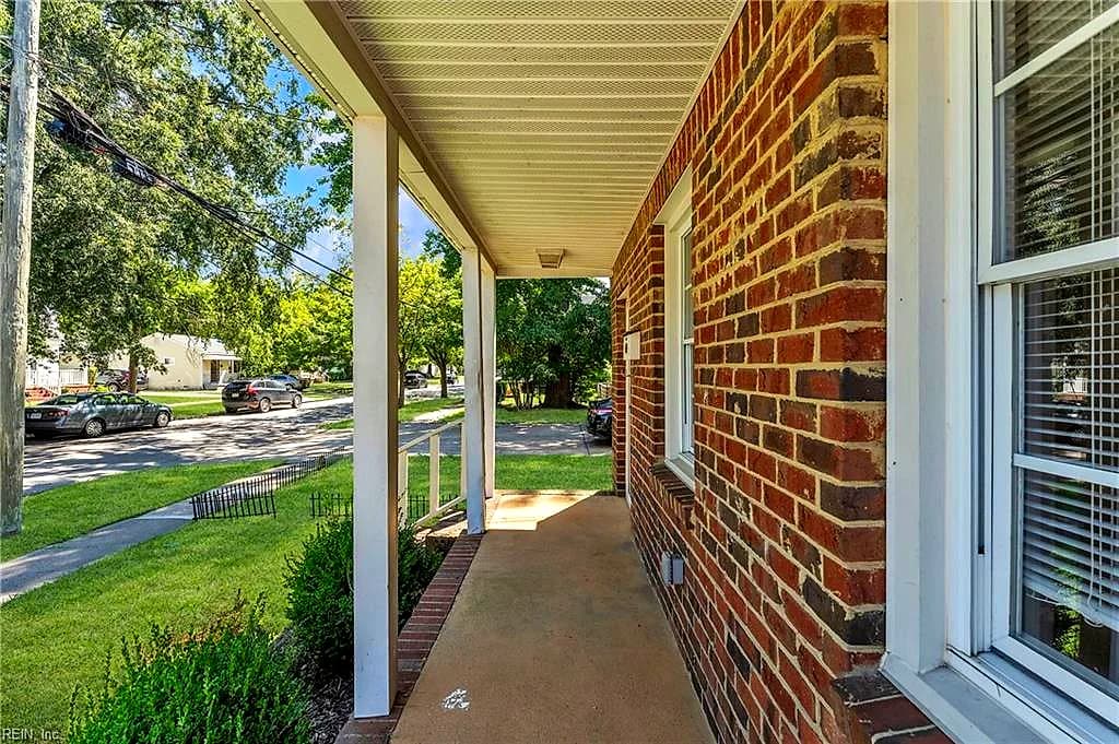 1359 W 40th ST, NORFOLK VA 23508 - Photo 4