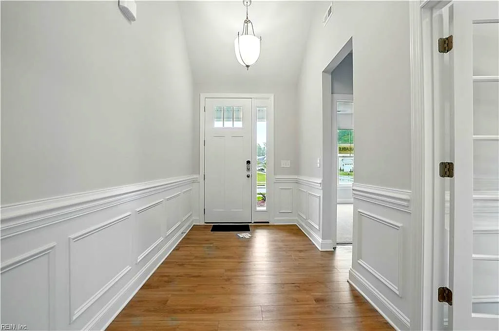 1311 Wharf Hill DR, SMITHFIELD VA 23430 - Photo 5