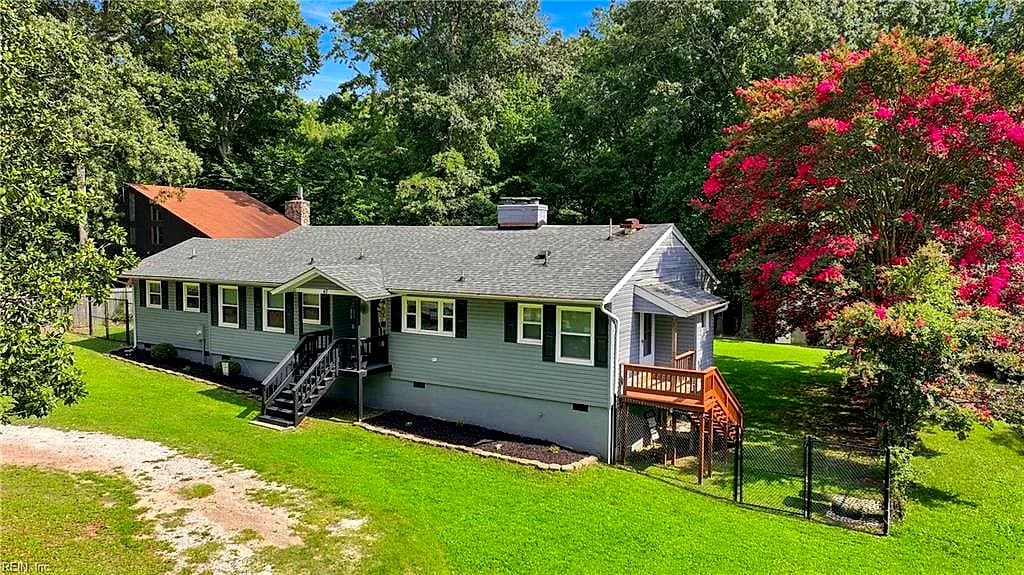 40 Denbigh BLVD, NEWPORT NEWS VA 23608 - Photo 3