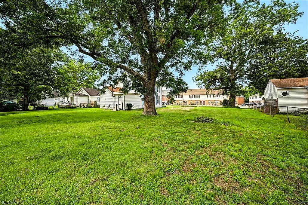 826 Pecan Point Rd RD, NORFOLK VA 23502 - Photo 3