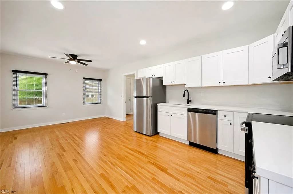 3804 Robin Hood RD, NORFOLK VA 23513 - Photo 5