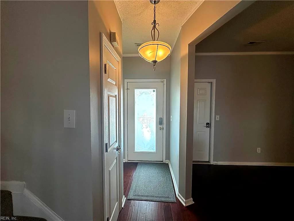 5042 Kemps Lake DR, VIRGINIA BEACH VA 23462 - Photo 3