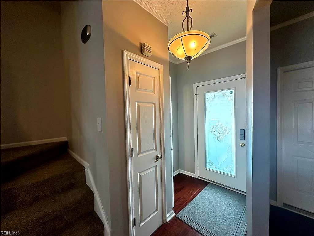 5042 Kemps Lake DR, VIRGINIA BEACH VA 23462 - Photo 4
