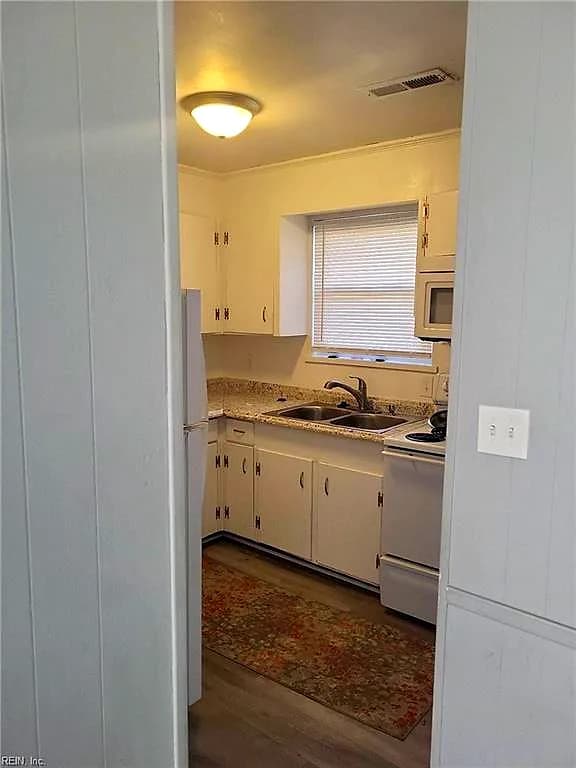 1316 Credle RD #B, VIRGINIA BEACH VA 23454 - Photo 3
