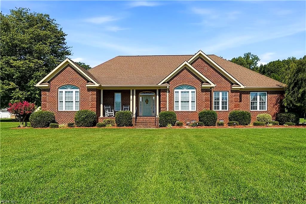 19565 Battery Park RD, SMITHFIELD VA 23430