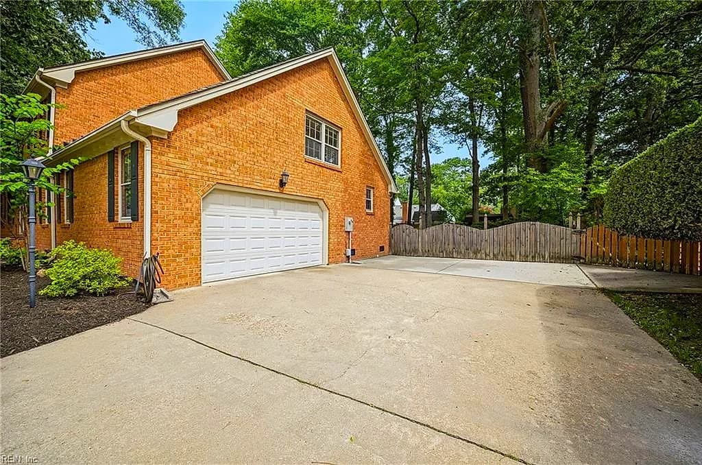 708 Shadowfield CT, CHESAPEAKE VA 23322 - Photo 4