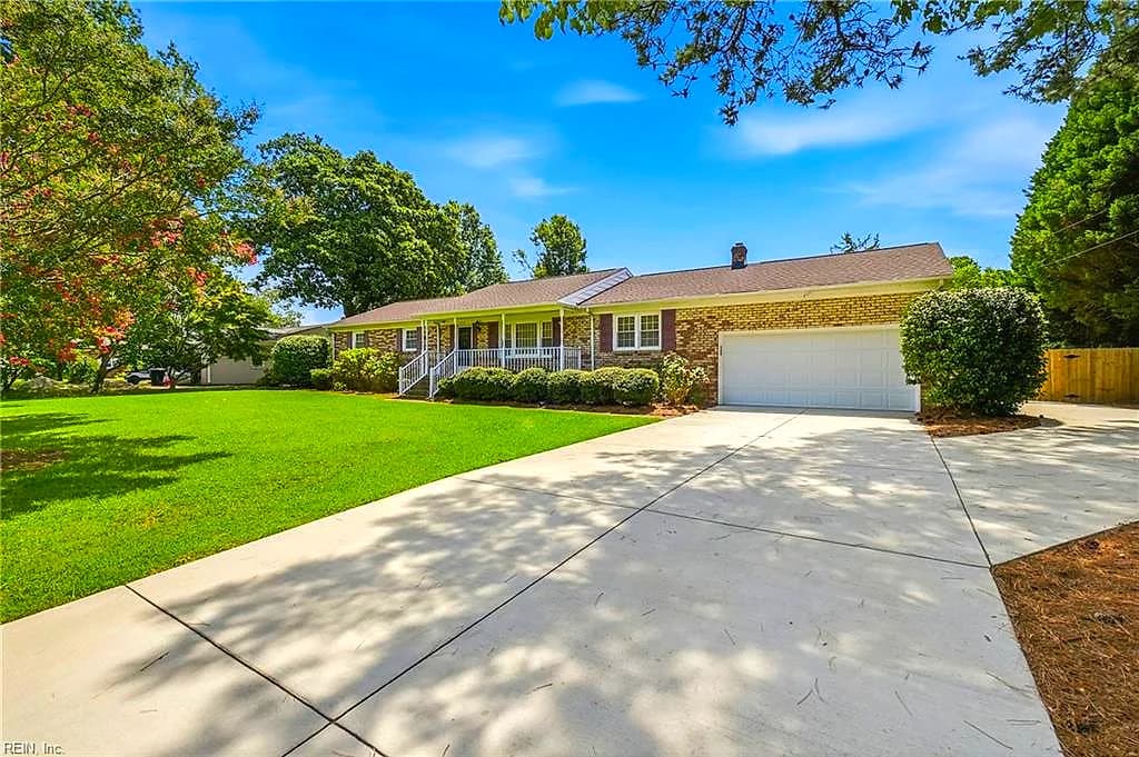 2425 Inlynnview RD, VIRGINIA BEACH VA 23454 - Main photo