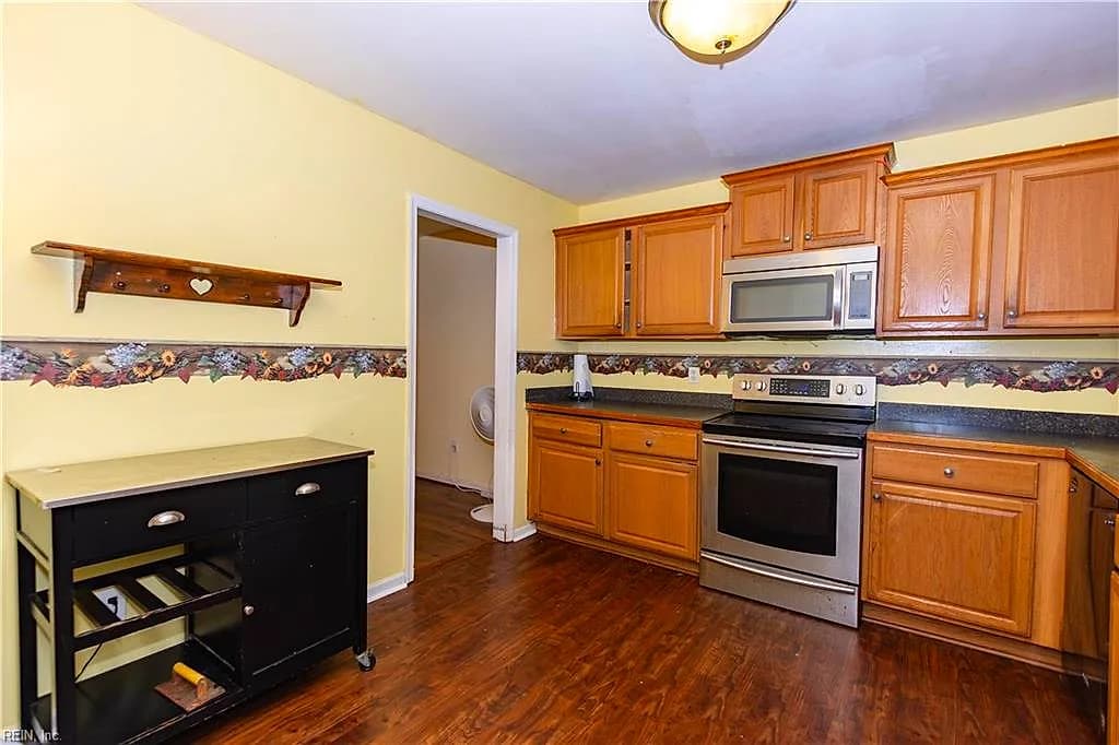 414 Hustings LN #B, NEWPORT NEWS VA 23608 - Photo 3