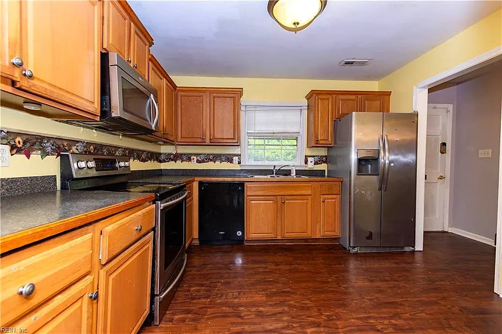 414 Hustings LN #B, NEWPORT NEWS VA 23608 - Photo 4