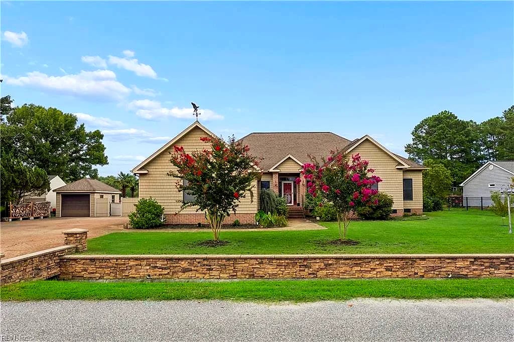 115 Holden LN, YORKTOWN VA 23692