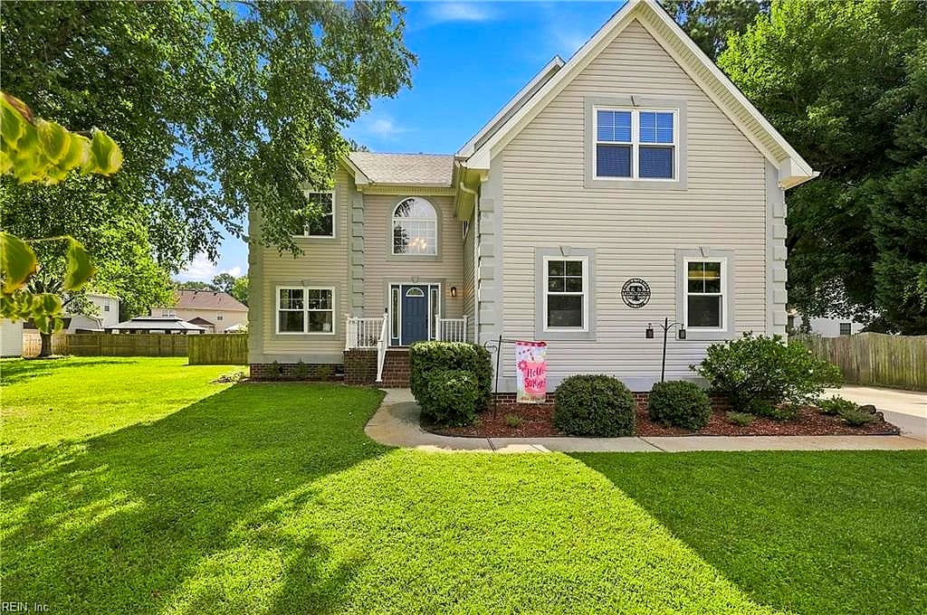 1805 Crestwynd DR, Chesapeake — 4 bed Residential, 2,544 sqft