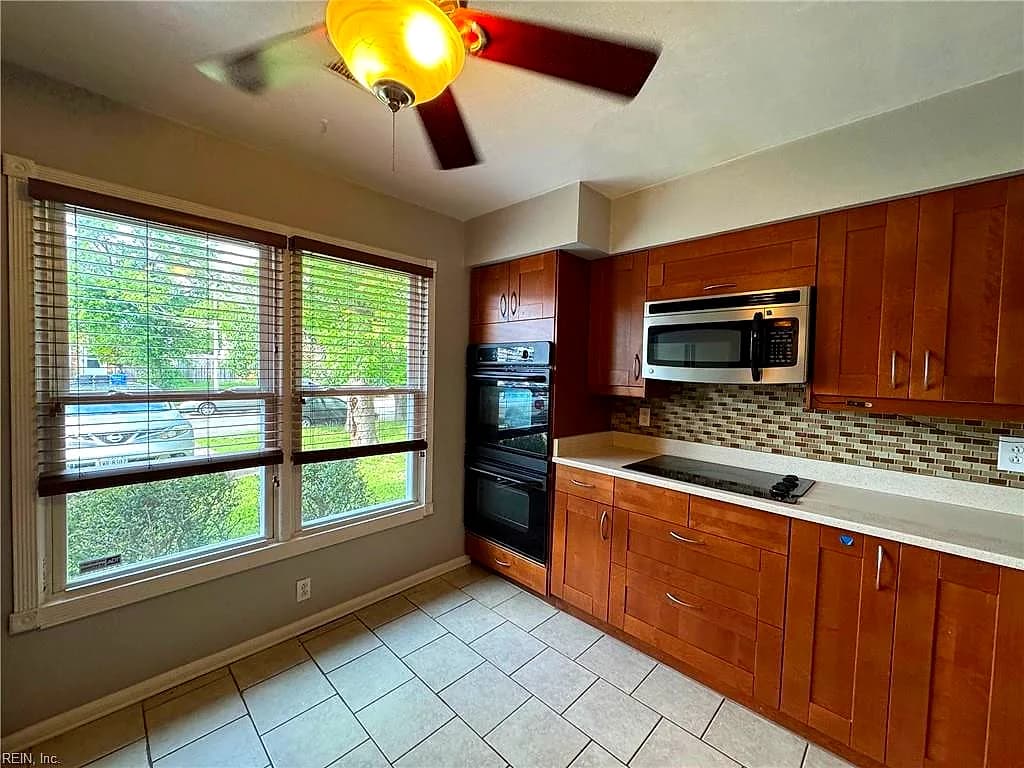 1568 Jameson DR, VIRGINIA BEACH VA 23464 - Photo 4