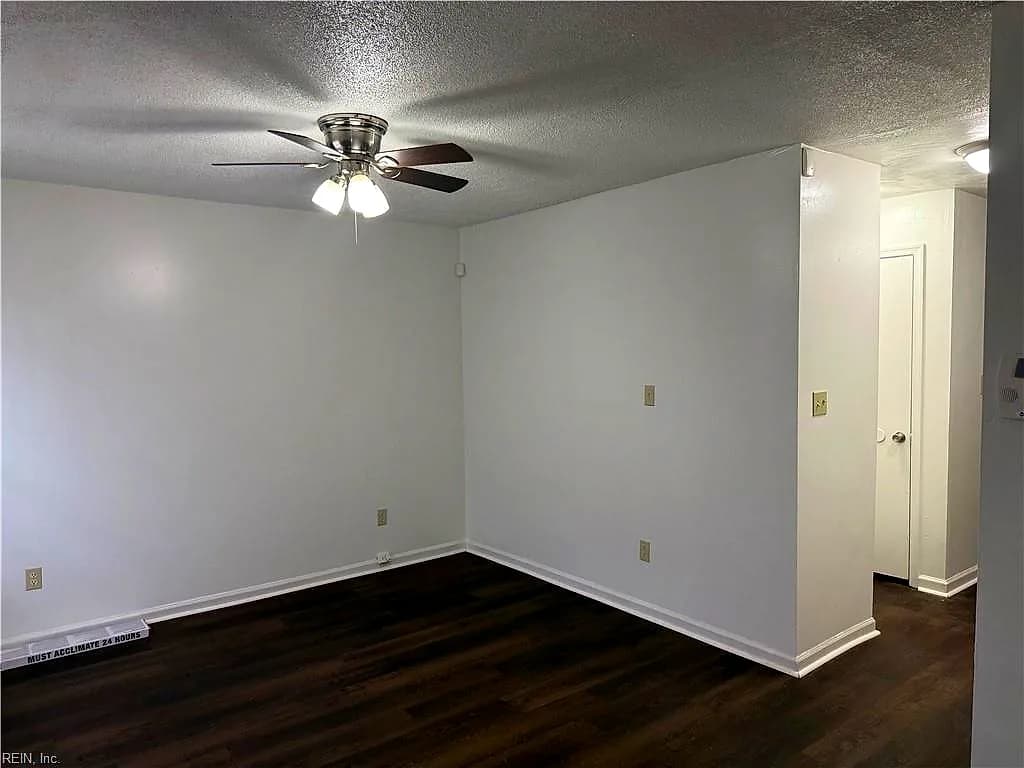 530 W 27th ST, NORFOLK VA 23517 - Photo 3