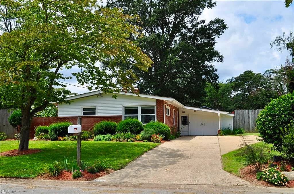 813 Davenport LN, VIRGINIA BEACH VA 23451 - Main photo