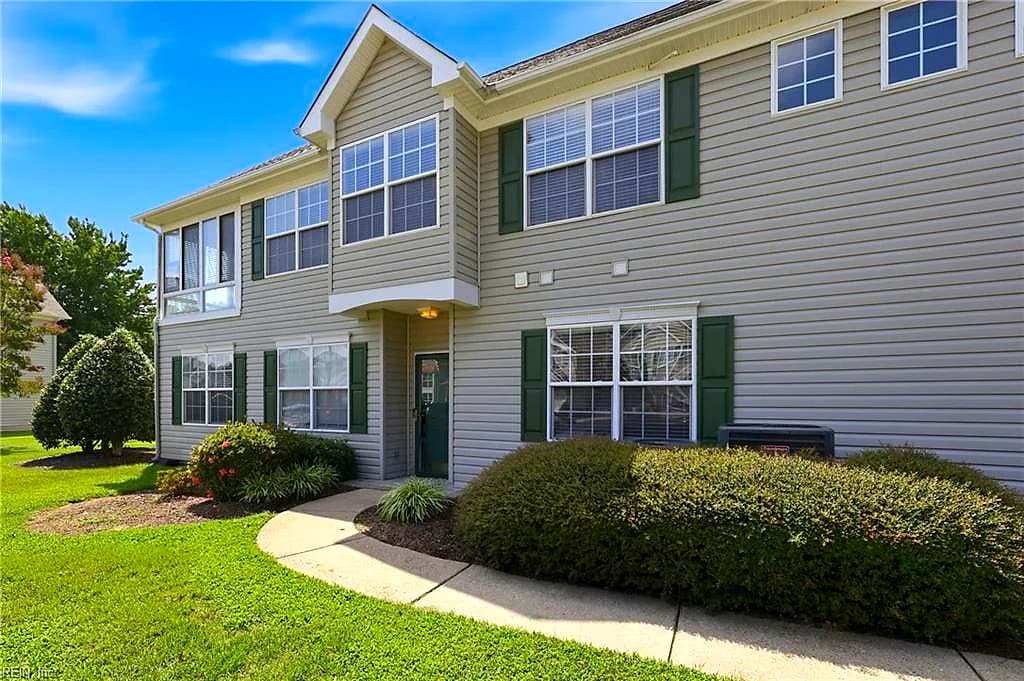 1701 Sawgrass LN #7-1701, PORTSMOUTH VA 23703 - Main photo