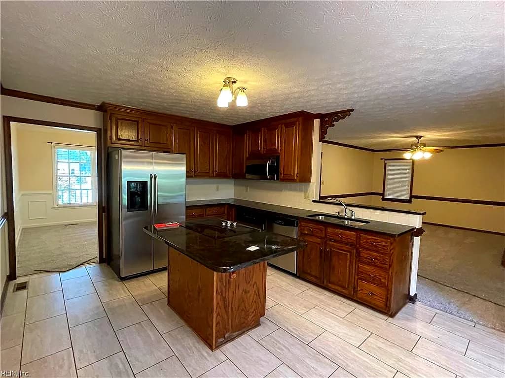 403 Coach Hovis DR, YORKTOWN VA 23693 - Photo 4