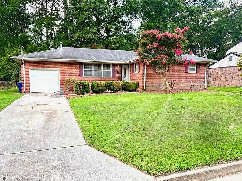 861 Cascade DR, NEWPORT NEWS VA 23608 - Photo 2