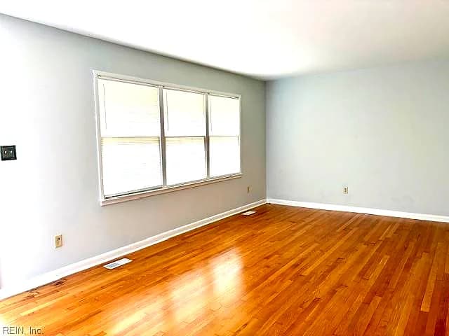 861 Cascade DR, NEWPORT NEWS VA 23608 - Photo 4