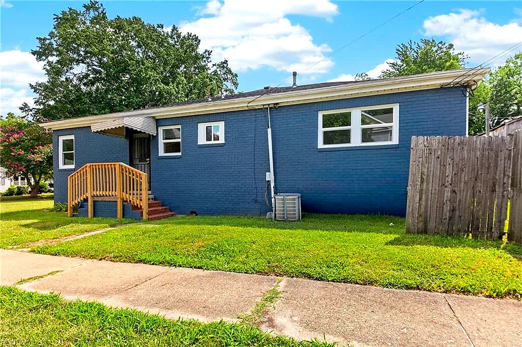 325 W 37th ST, NORFOLK VA 23508 - Photo 3