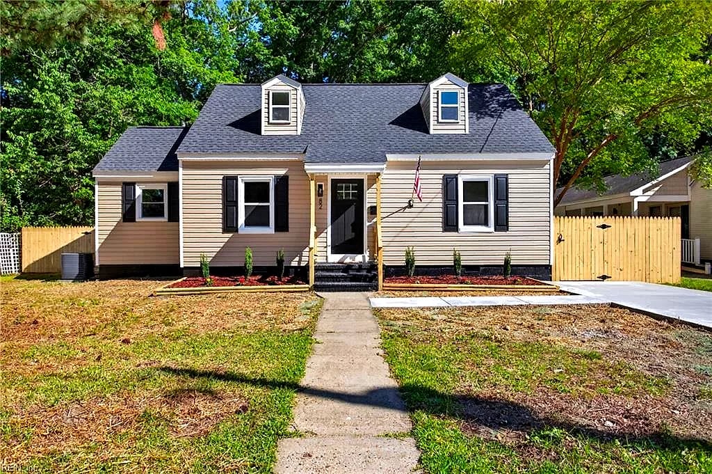 82 Lakeside DR, NEWPORT NEWS VA 23606