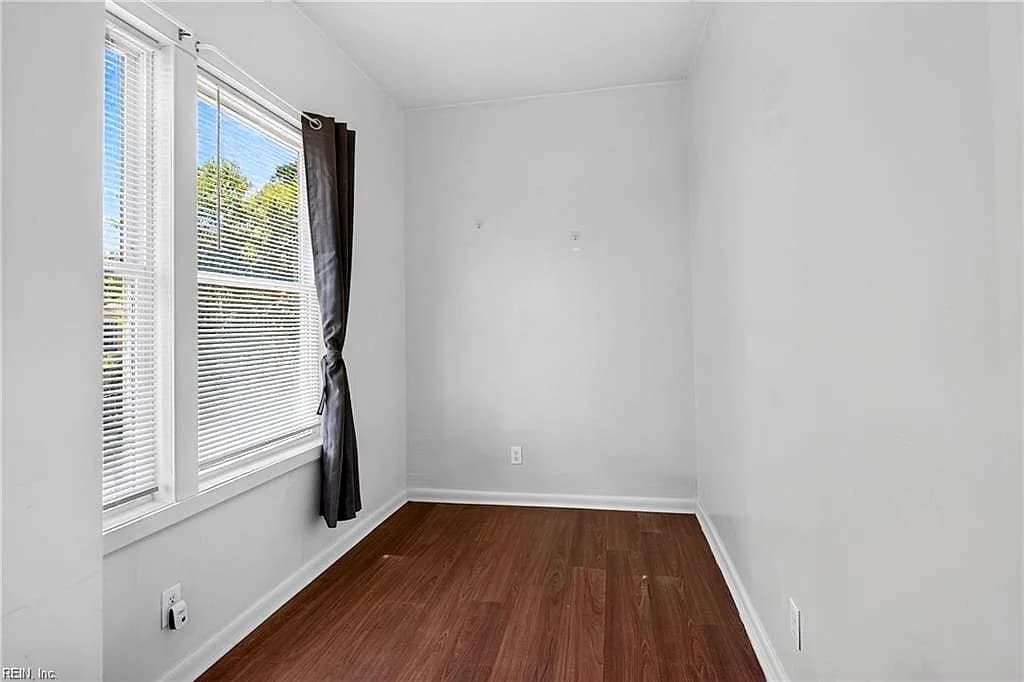 349 51st ST #B, NEWPORT NEWS VA 23608 - Photo 2