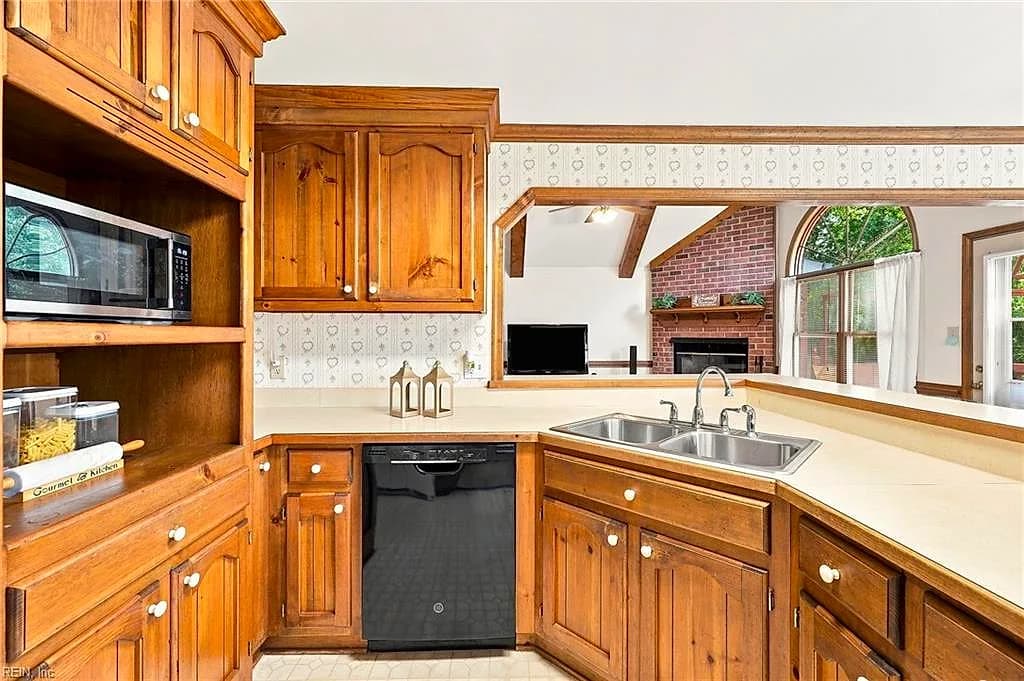 3840 Long Point BLVD, PORTSMOUTH VA 23703 - Photo 4