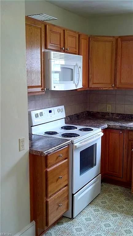 1300 Freeman AVE, CHESAPEAKE VA 23324 - Photo 5