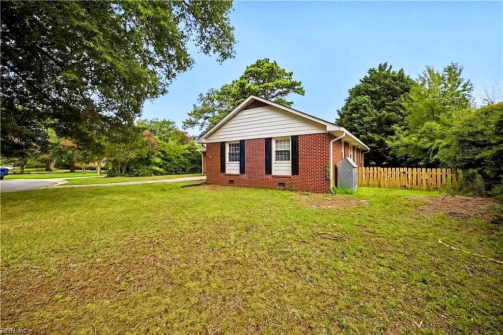 359 Eppington CIR, HAMPTON VA 23669 - Photo 4