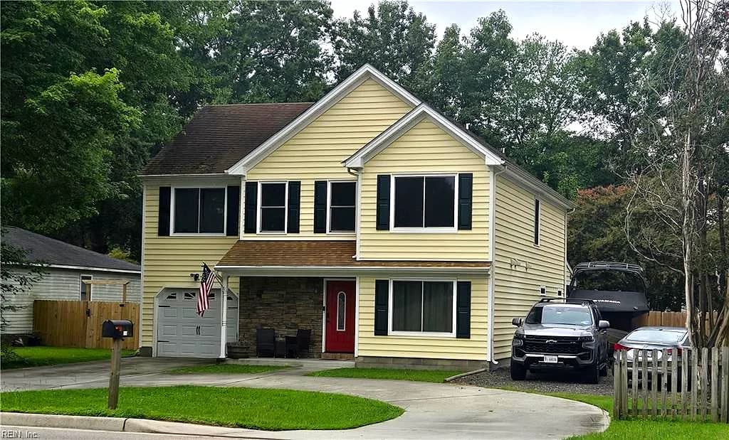 514 Waters RD, CHESAPEAKE VA 23322 - Photo 2