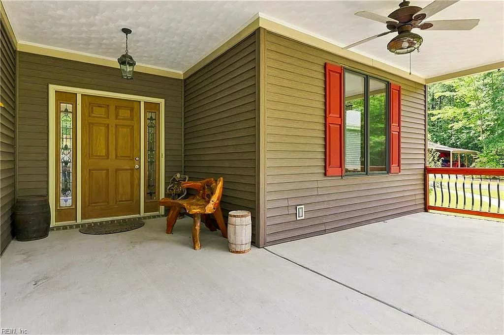 18152 Private Stock LN, SMITHFIELD VA 23430 - Photo 3
