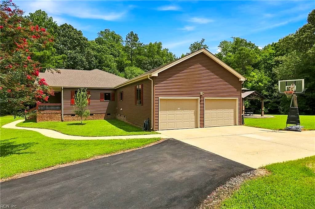 18152 Private Stock LN, SMITHFIELD VA 23430 - Photo 5