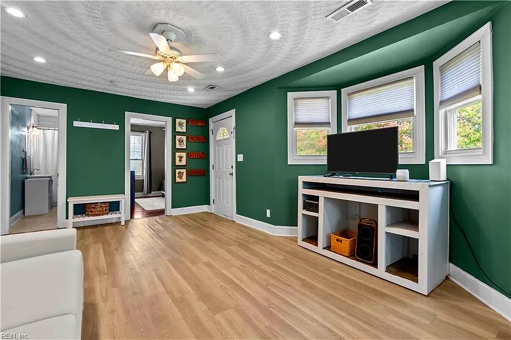 159 Burrage RD, NORFOLK VA 23503 - Photo 4