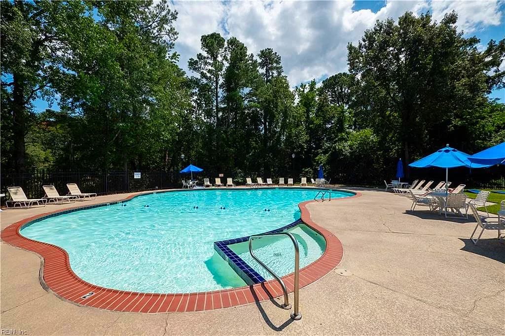 500 Pheasant RN, VIRGINIA BEACH VA 23452 - Photo 4