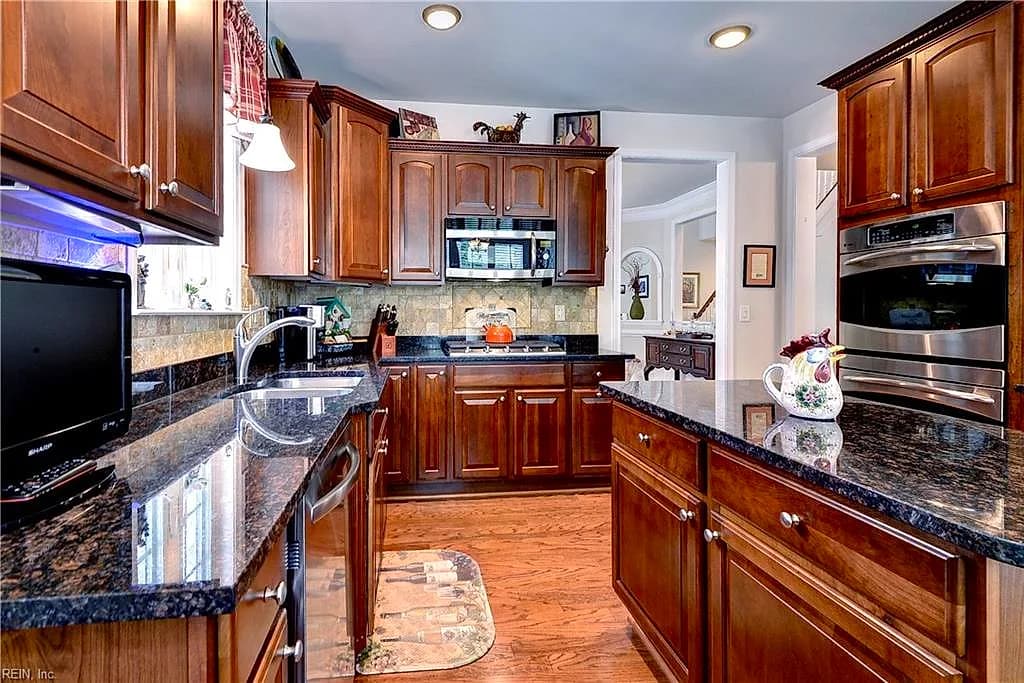 4219 Harrington CMNS, WILLIAMSBURG VA 23188 - Photo 3