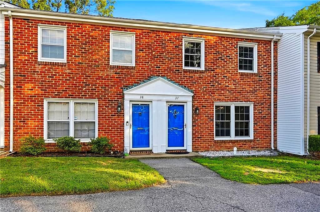 37 Towne Square DR, NEWPORT NEWS VA 23607 - Main photo