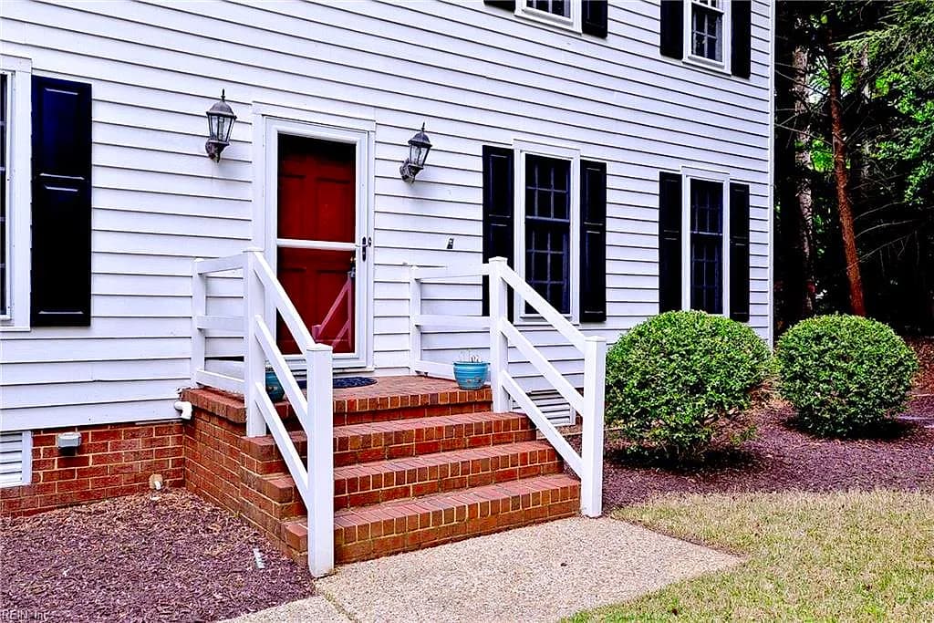 109 Daingerfield RD, WILLIAMSBURG VA 23185 - Photo 4