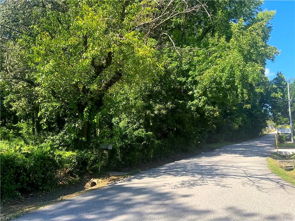 41 W Little Back River RD, HAMPTON VA 23669
