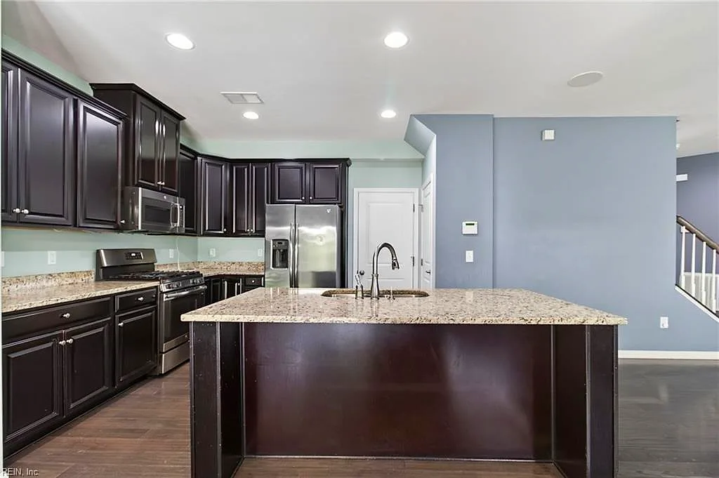 604 Schaefer AVE, CHESAPEAKE VA 23321 - Photo 3