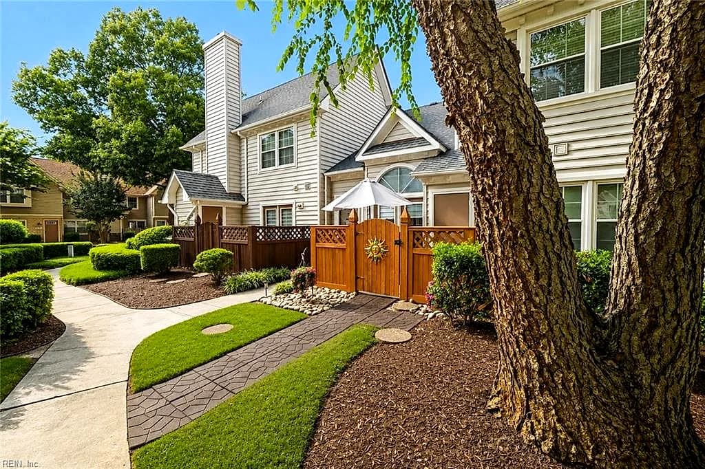 705 Rapidan River CT #E, CHESAPEAKE VA 23320 - Photo 2