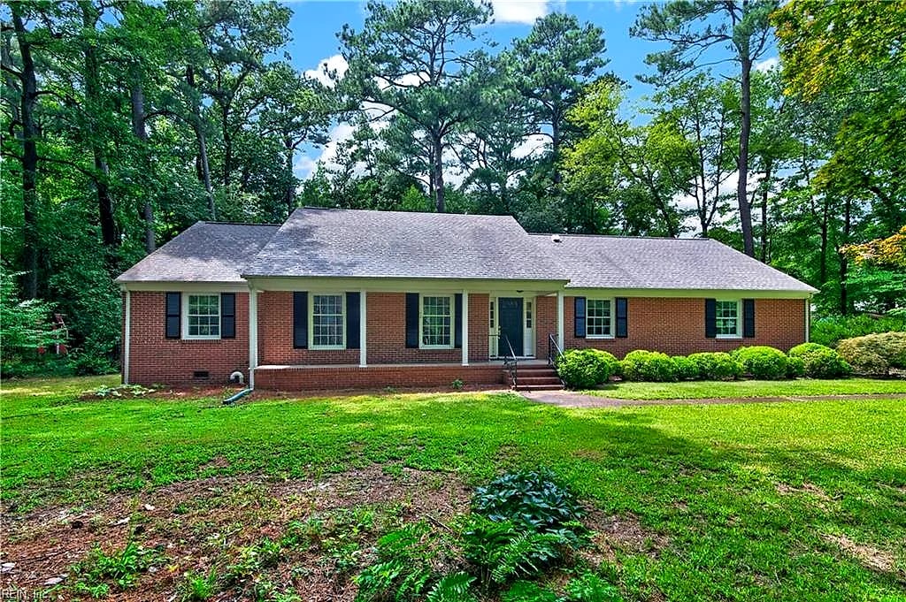 401 Piney Point RD, YORKTOWN VA 23692